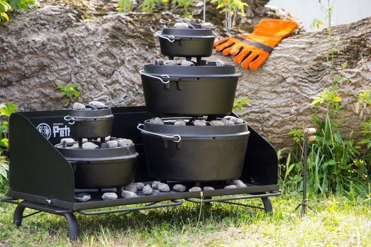 Garnek żeliwny Petromax ft9 Dutch Oven 7,5 L na nóżkach