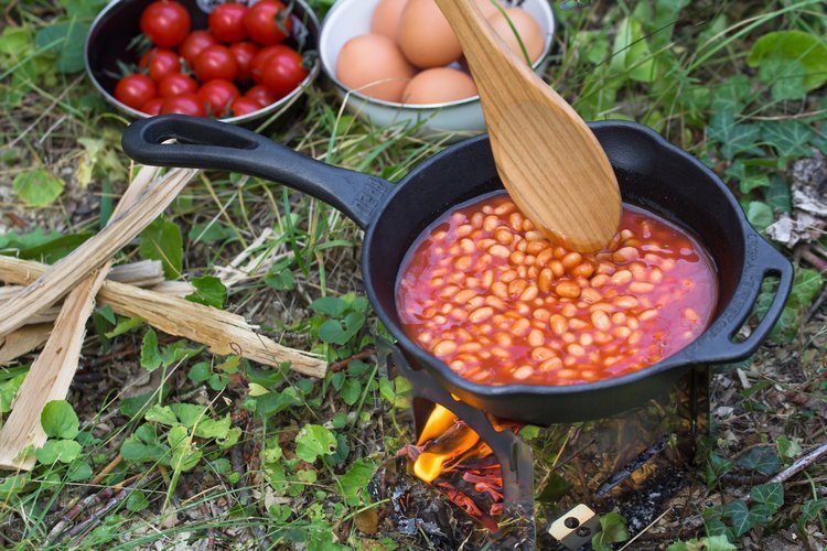 Żeliwna patelnia karbowana z rączką o średnicy 30 cm - Petromax